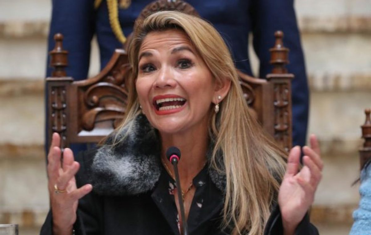 Luz verde a la ampliación del mandato de Jeanine Añez