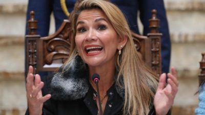 Luz verde a la ampliación del mandato de Jeanine Añez