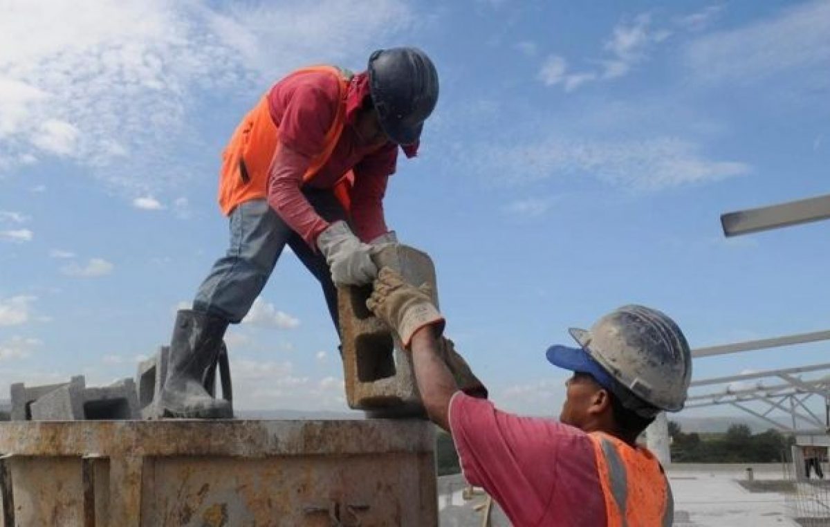 Trabajo: por la crisis, 25% de los mendocinos está sobreocupado