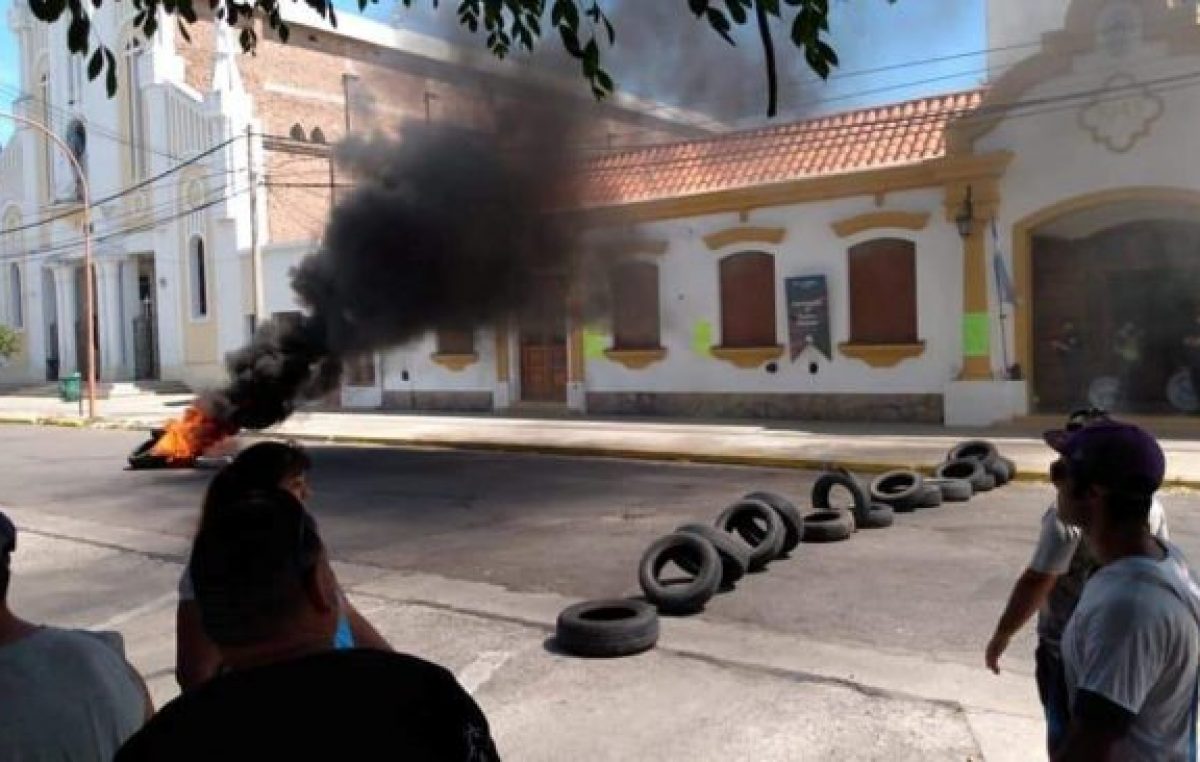 Comenzó el paro de trabajadores municipales en Punta Alta