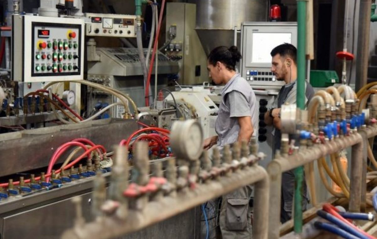 La industria cayó el último trimestre de 2019 y sumó siete consecutivos