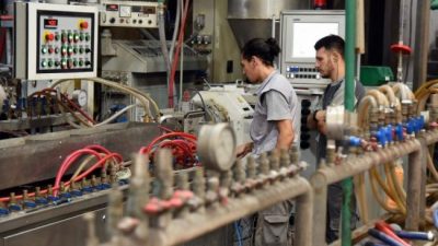 La industria cayó el último trimestre de 2019 y sumó siete consecutivos