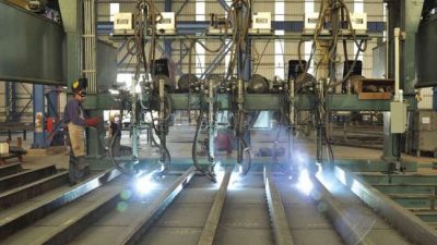 Tras dos años de contracción la producción industrial creció 4,8%