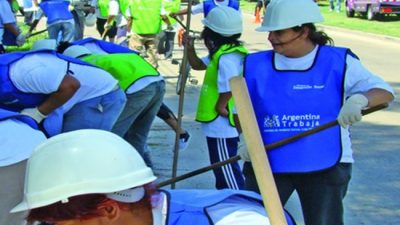 Cambio en planes sociales: trabajo y salarios mínimo