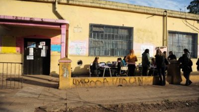La Intendenta de Moreno aseguró que “en casi todas las escuelas había escapes de gas”
