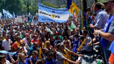Municipales santafesinos convocan a delegados para discutir paritarias