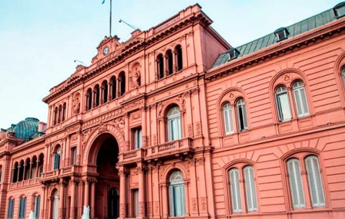El Gobierno limitó por seis meses designaciones y contrataciones en el Estado