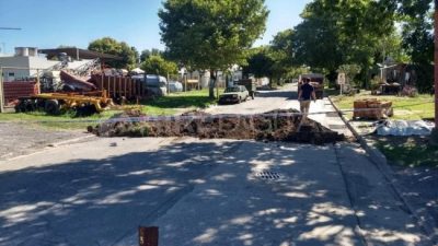 El gobernador de Santa Fe exhortó a los municipios a levantar los cortes de ruta