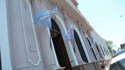 El intendente de Corrientes y su gabinete se recortan los sueldos