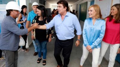 Espinoza supervisó las obras de una mega plan de infraestructura escolar en La Matanza
