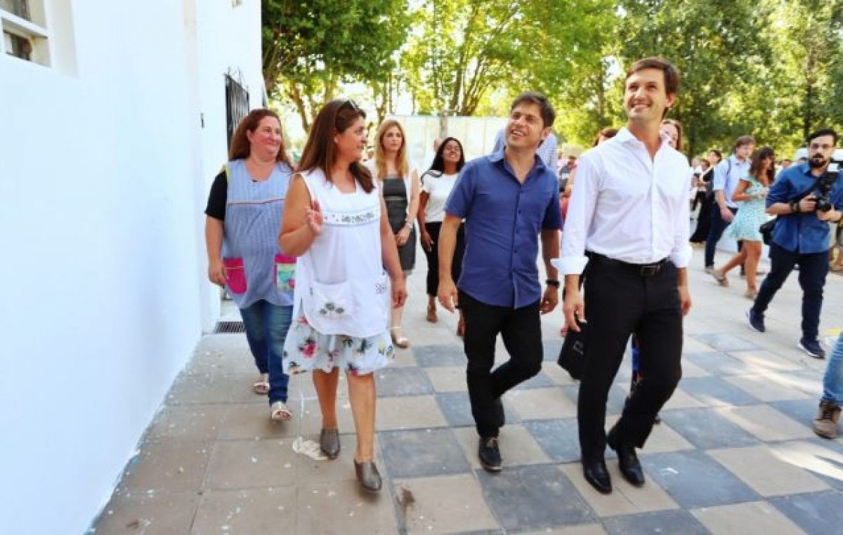 Kicillof recorrió escuelas en San Vicente: “Nos quisieron convencer de que la educación pública no servía”