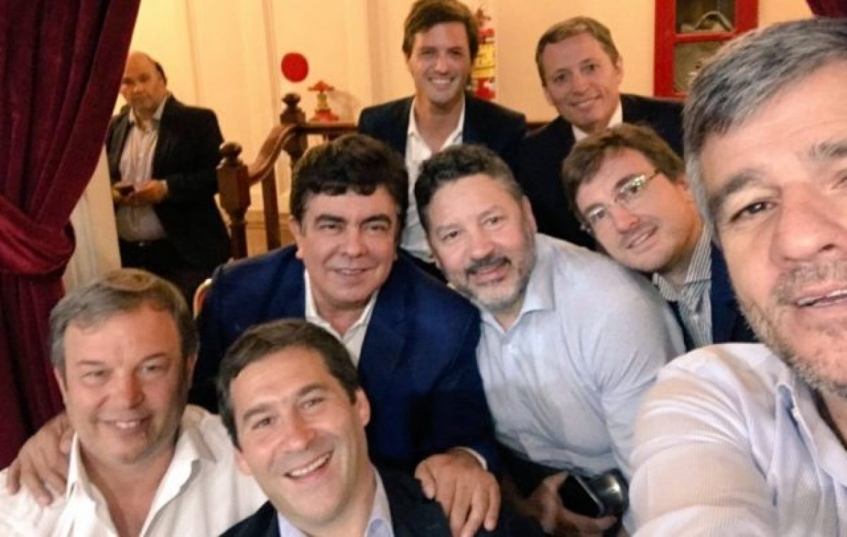 Intendentes del Conurbano estuvieron en un palco y bancaron el discurso de Alberto desde las redes