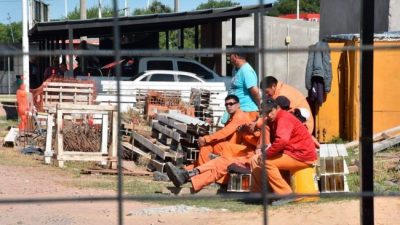 En Santa Fe el 90 % de las obras que financia la Provincia están paralizadas