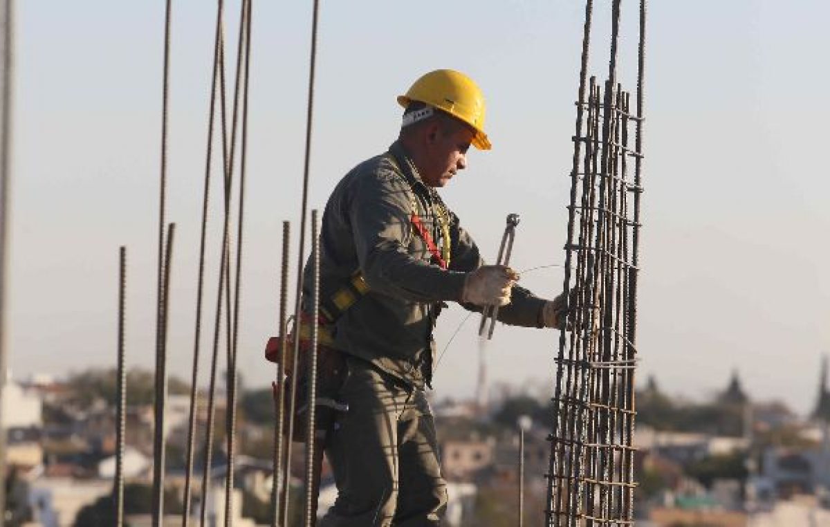 Paraná: Suspendieron a 70 trabajadores de una obra de viviendas