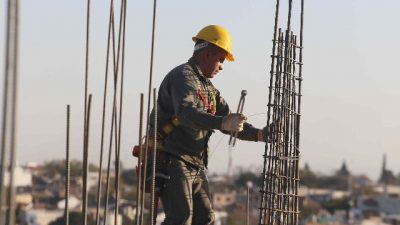 Paraná: Suspendieron a 70 trabajadores de una obra de viviendas
