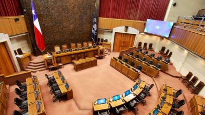 Chile limitará número de mandatos de legisladores, alcaldes y concejales
