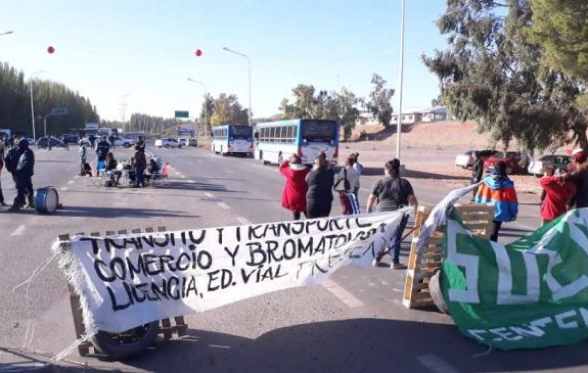 El conflicto con los municipales de Centenario se resolverá en la Justicia
