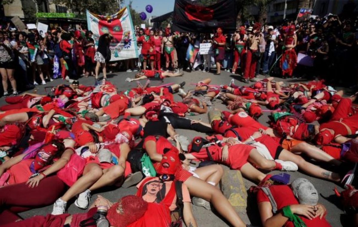 Chile: Marchan en su día para voltear al patriarcado