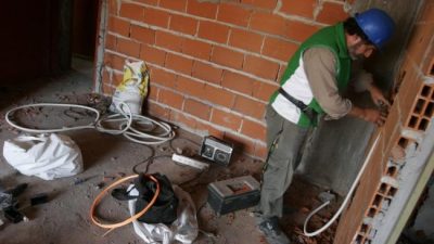 Coronavirus y pobreza: El plan del gobierno para los sectores populares que no podrán vivir recluidos 
