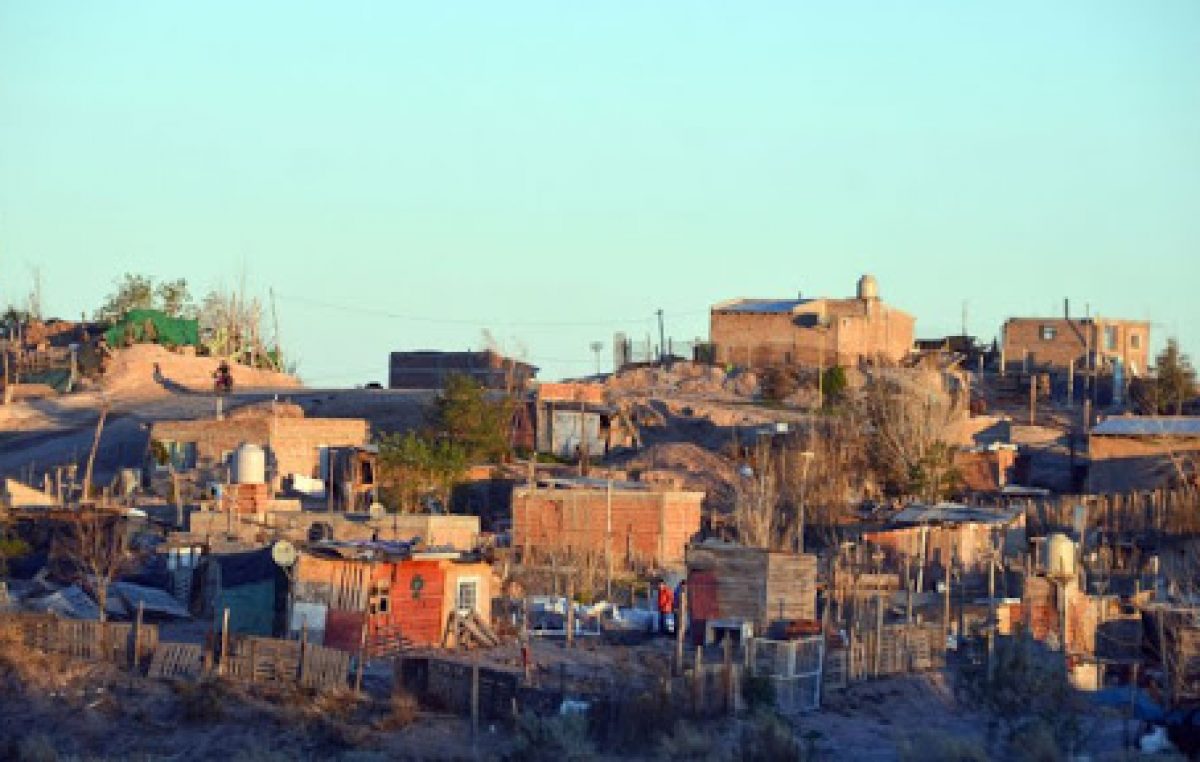 Unas 60 mil personas de Río Negro y Neuquén viven en asentamientos y demandan viviendas