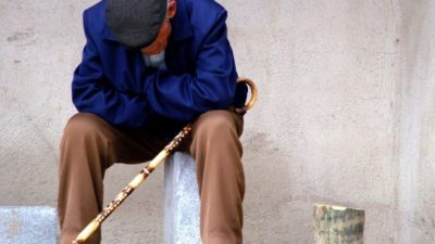 Aumentó la cantidad de abuelos pobres: hay casi 700.000 personas con recursos insuficientes en el sector más vulnerable al coronavirus