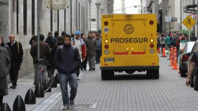 Un paraguas para cuando sale el sol: los empresarios Pyme, furiosos con los bancos públicos y privados