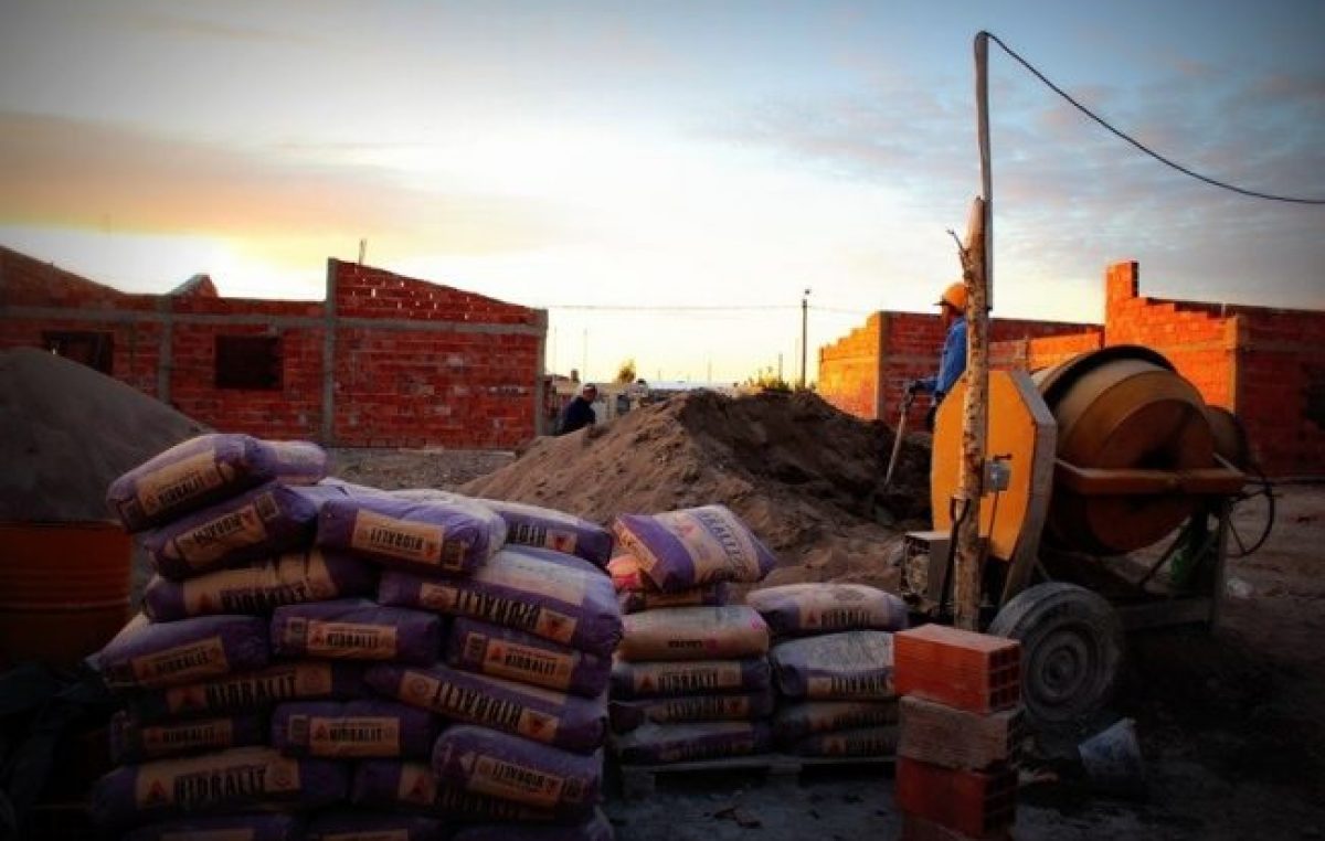 UOCRA: 13 mil obreros en Río Negro «sin salir a trabajar»