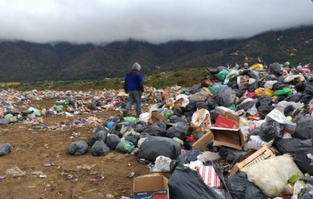La cuarentena no evitó la búsqueda de recursos en el vertedero de Bariloche