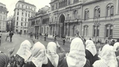 Homenaje a las compañeras