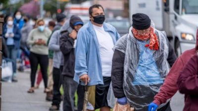 Estados Unidos: millones de personas hacen fila durante horas para recibir comida