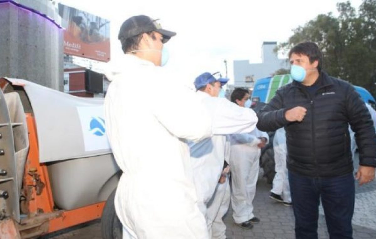 Un aplauso del intendente de Neuquén para los recolectores de residuos