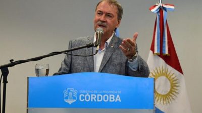 El gobernador de Córdoba anunció que eximirá a los municipios del pago de deuda por cuatro meses
