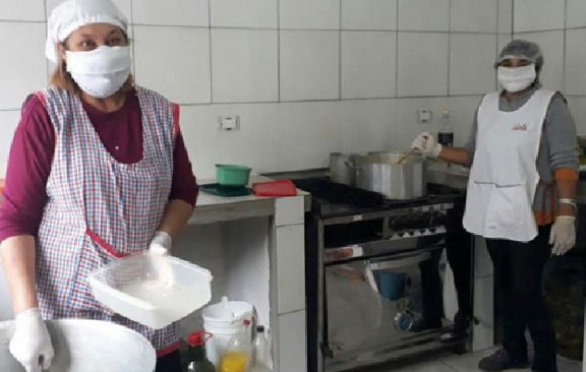 En Olaeta, entregan unas 80 viandas diarias a familias vulnerables