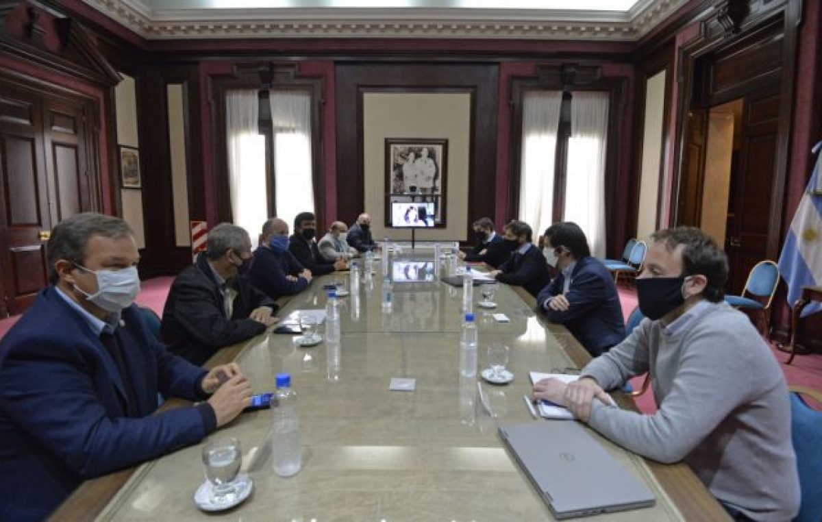 Kicillof e intendentes del Conurbano analizaron la apertura de nuevos rubros y los auxilios a municipios