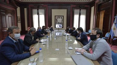Kicillof e intendentes del Conurbano analizaron la apertura de nuevos rubros y los auxilios a municipios