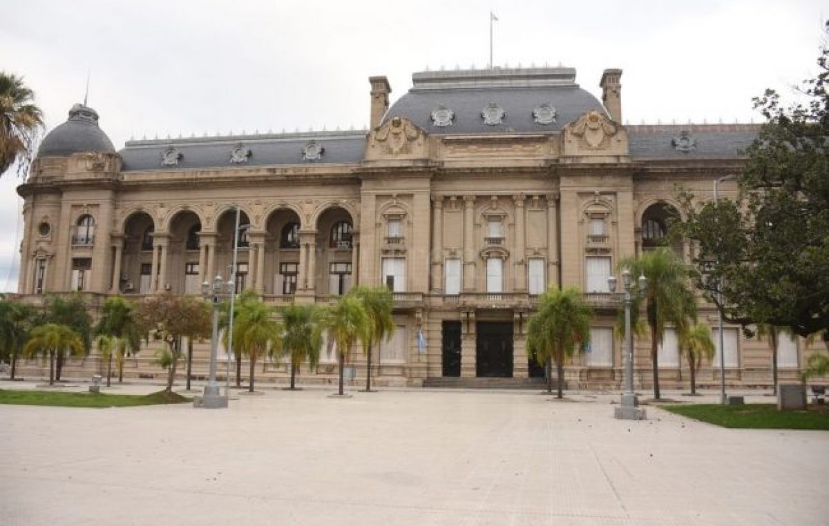 Municipios santafesinos advirtieron a la provincia que sin asistencia peligra la paz social