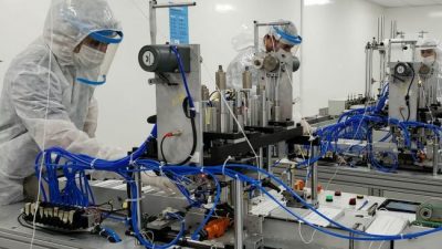 Reconvertirse en medio del coronavirus: tres historias de fábricas que cambiaron su producción original por la pandemia