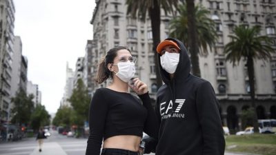 En Uruguay sigue la desescalada y reabren oficinas de la administración pública