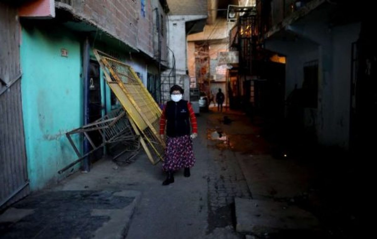 Entre el miedo y la solidaridad: mientras crecen los casos de coronavirus, así se vive en la villa del Bajo Flores