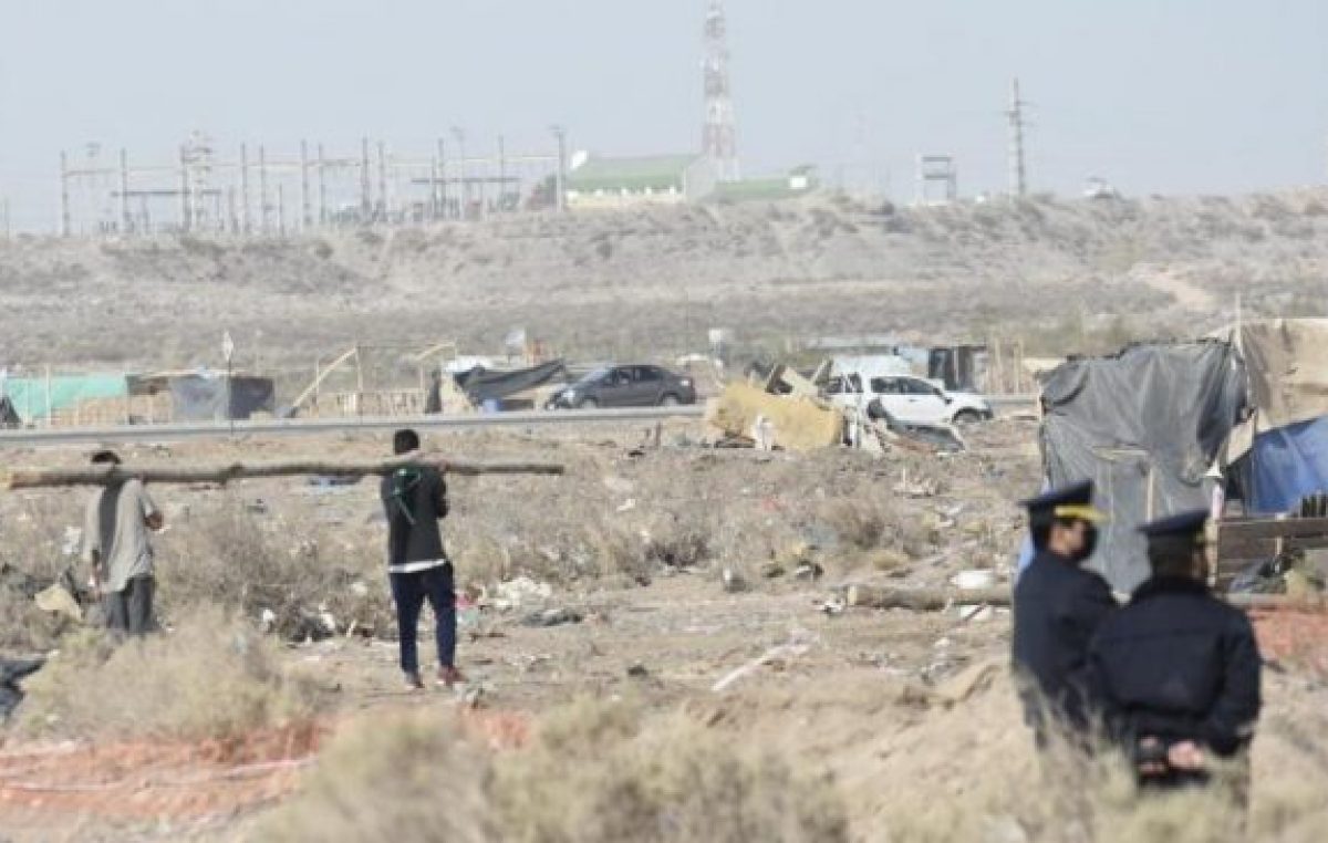 Más de 300 familias ya abandonaron la toma de Casimiro Gómez