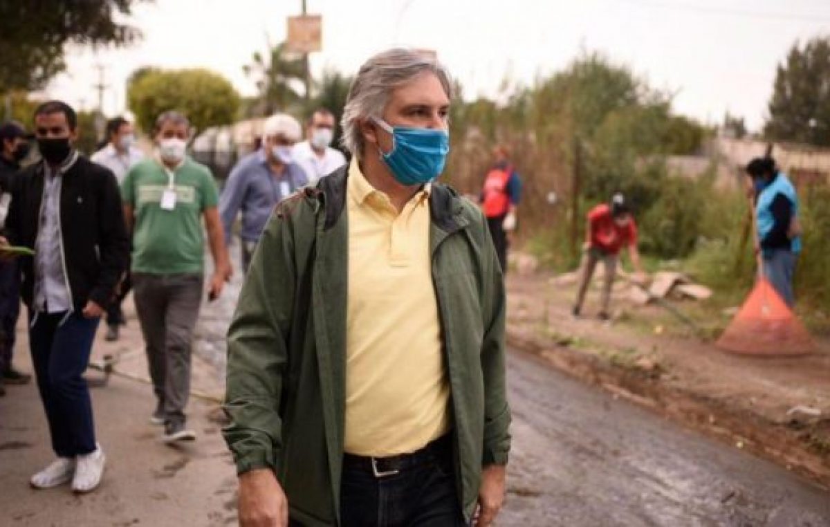 El intendente de Córdoba recorta una hora la jornada laboral para achicar el gasto