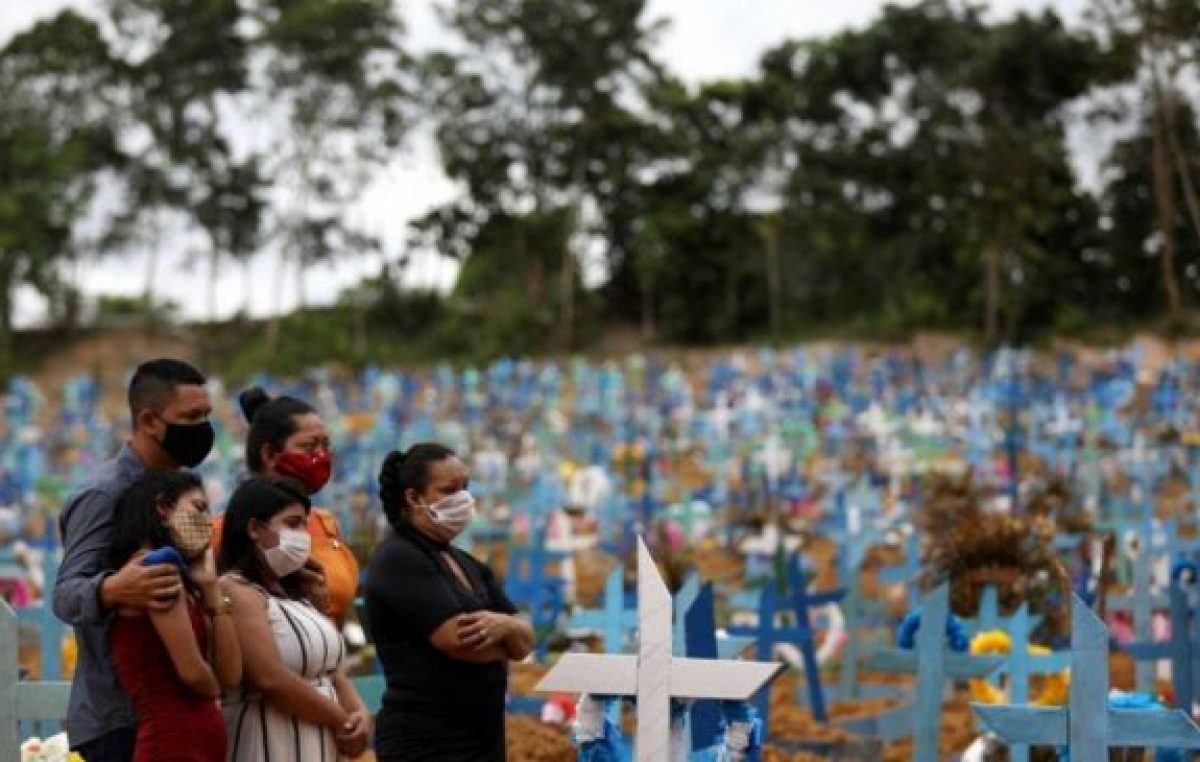 Brasil deja de informar oficialmente sobre el coronavirus y fue quitado del balance mundial