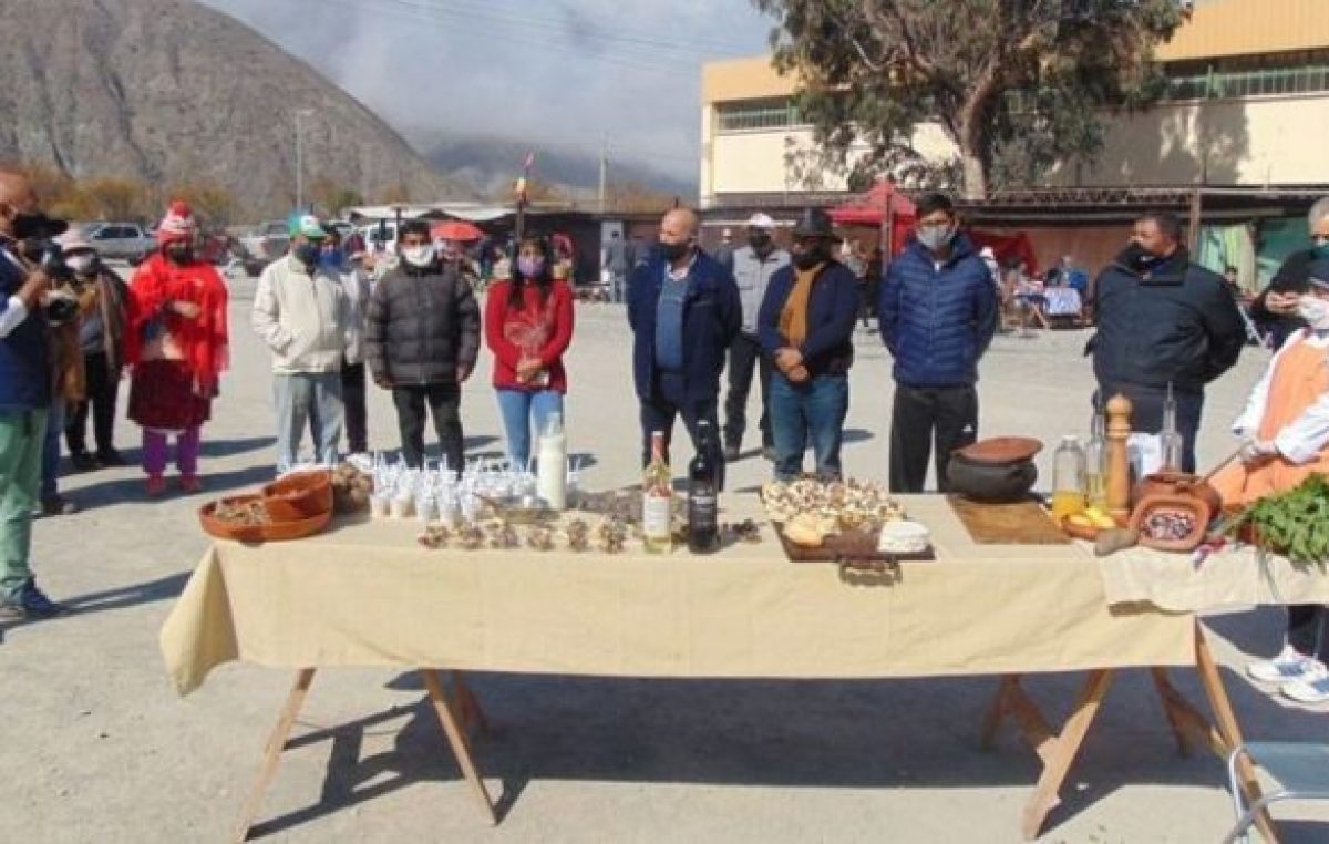 Exitosa feria “Fin de cosecha” en Tumbaya