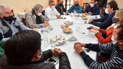 El gobernador de Catamarca ayudará al municipio y garantizará a los trabajadores el Salario Mínimo Vital y Móvil