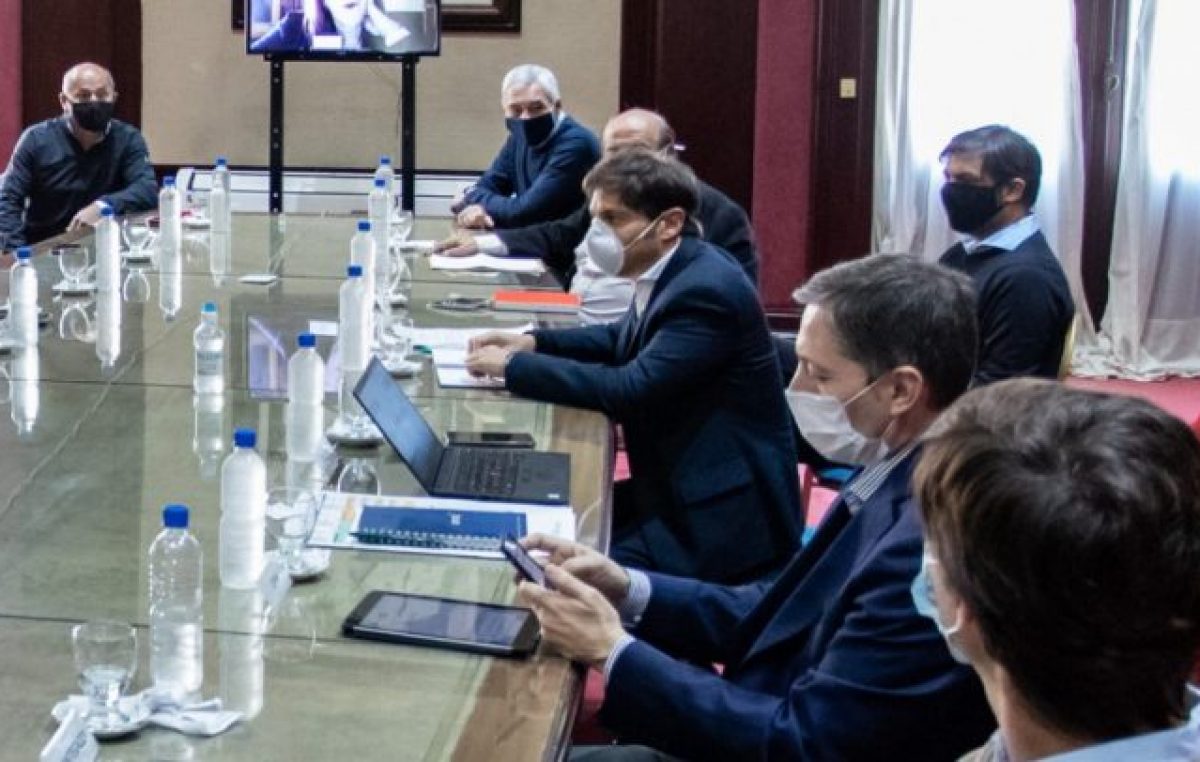 Kicillof se reunió con intendentes para analizar la situación sanitaria, la economía y la “post pandemia”