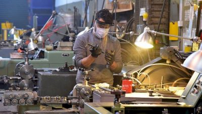 Caída récord de la economía argentina en abril: 26,4%