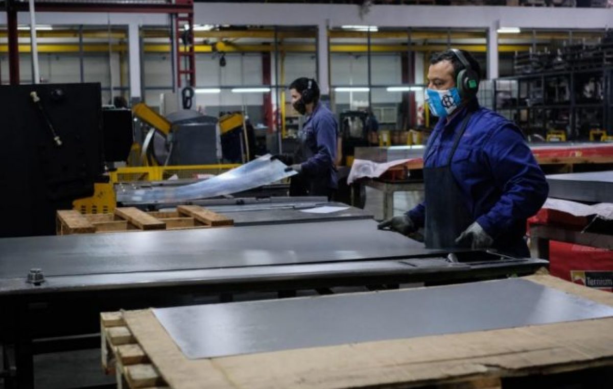 La industria se recupera de a poco