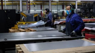 La industria se recupera de a poco