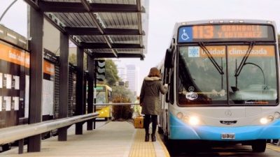 El municipio rosarino busca completar los sueldos de choferes