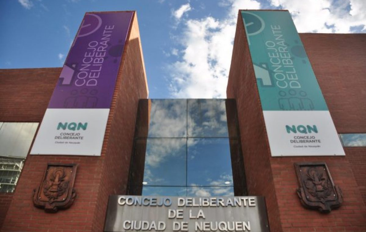El intendente de Neuquén promulgó una ordenanza cajoneada por la que el Municipio perdió millones